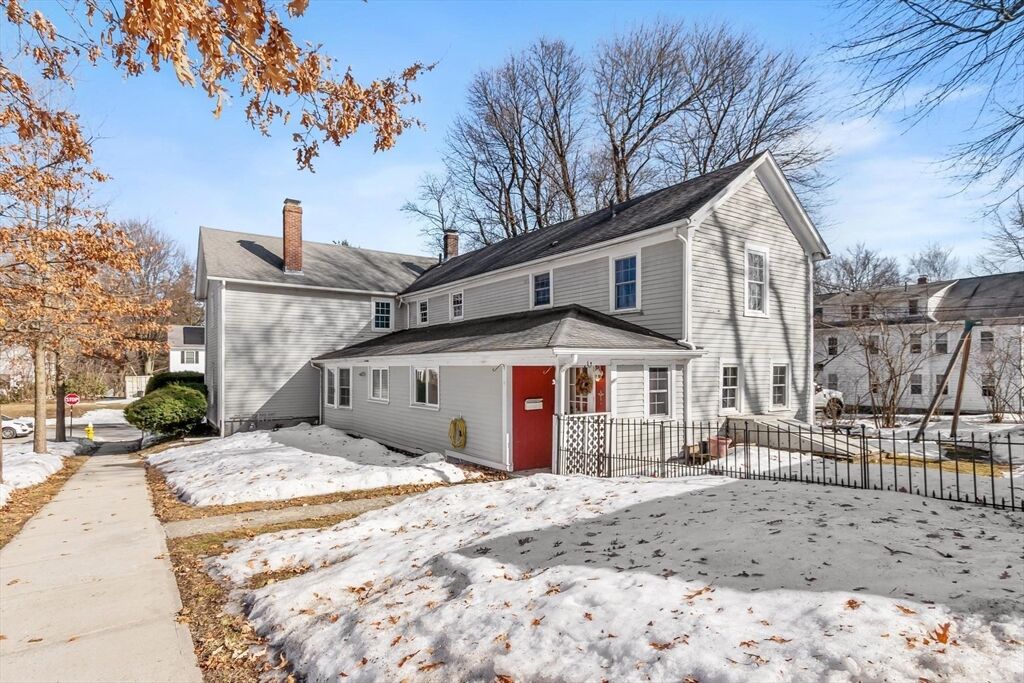 Property Photo: 100 Burncoat St MA 01605