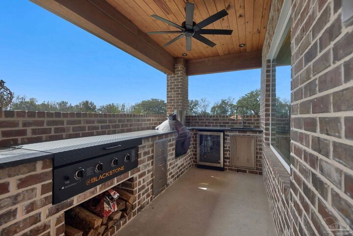 Property Photo:  3275 Melvin Dr  FL 32571 