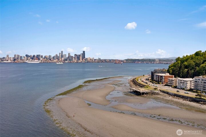 Property Photo:  1156  Alki Avenue SW 105  WA 98116 