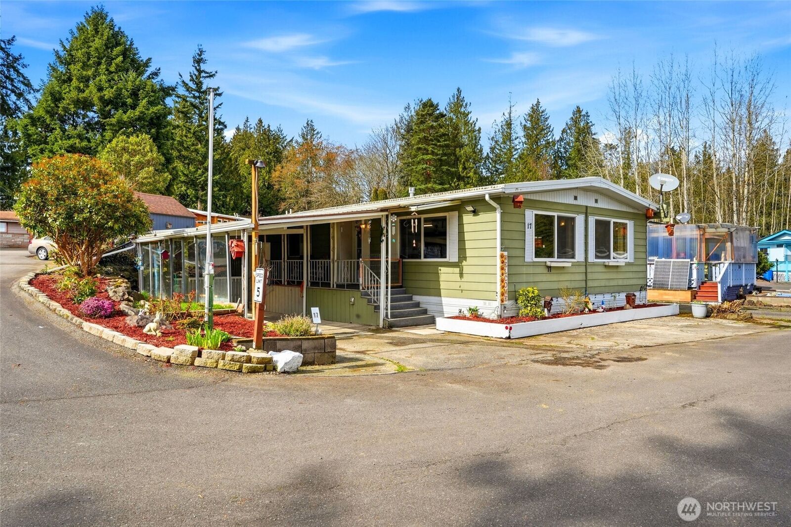 Property Photo: 4425 Meridian Avenue N 17 WA 98271