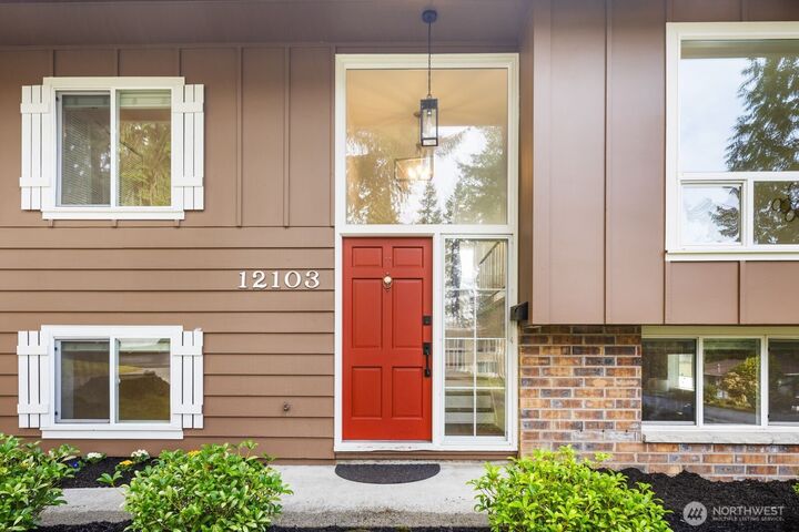 Property Photo:  12103 SE 70th Street  WA 98056 