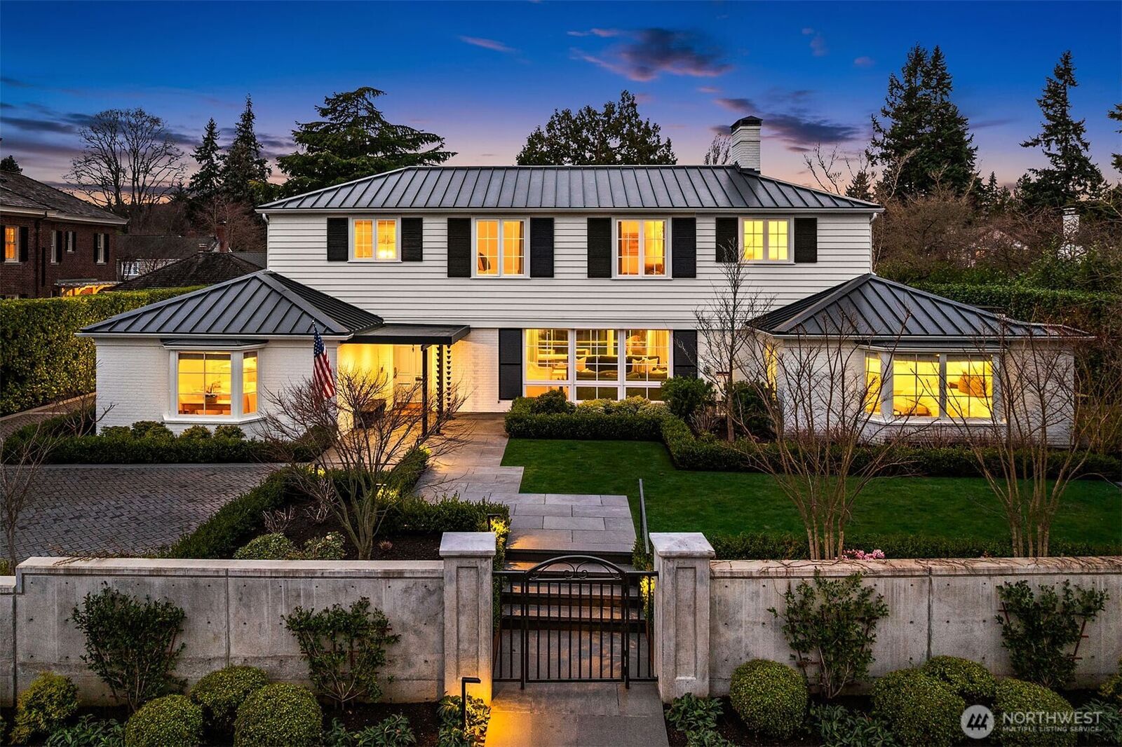 Property Photo:  1403  Shenandoah Drive E  WA 98112 