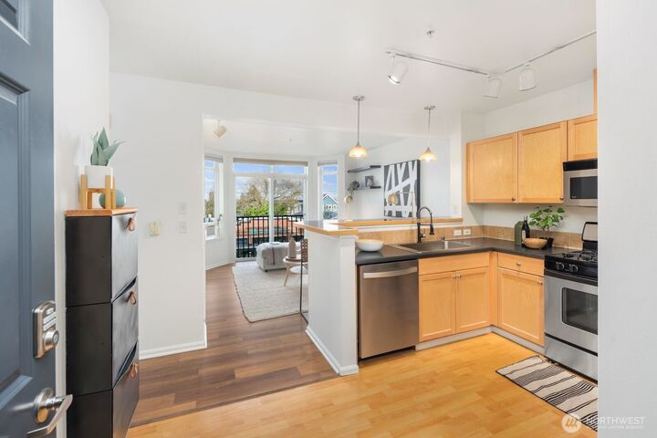 Property Photo:  7116  Greenwood Avenue N 305  WA 98103 