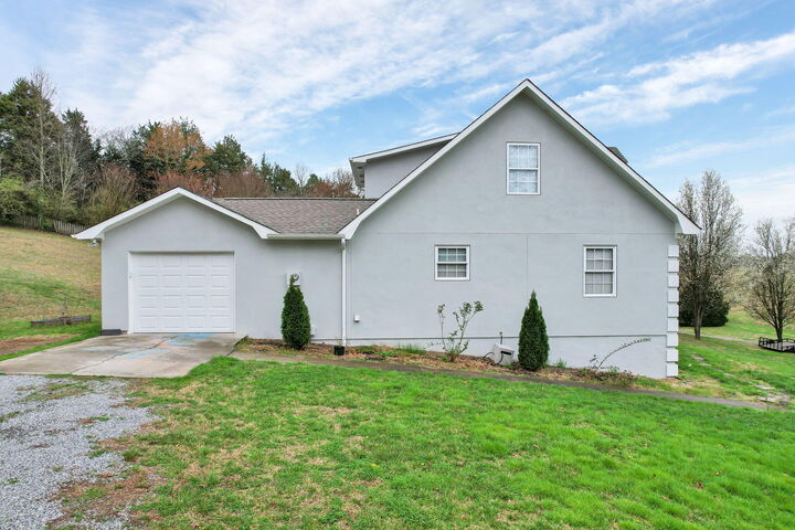 Property Photo:  137 County Road 244  TN 37303 