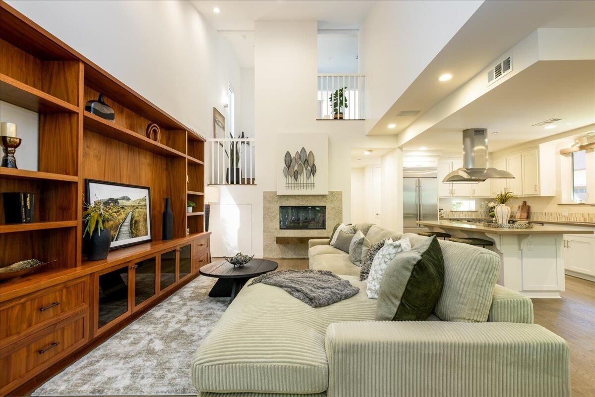 Property Photo:  6 Barneson Avenue  CA 94402 