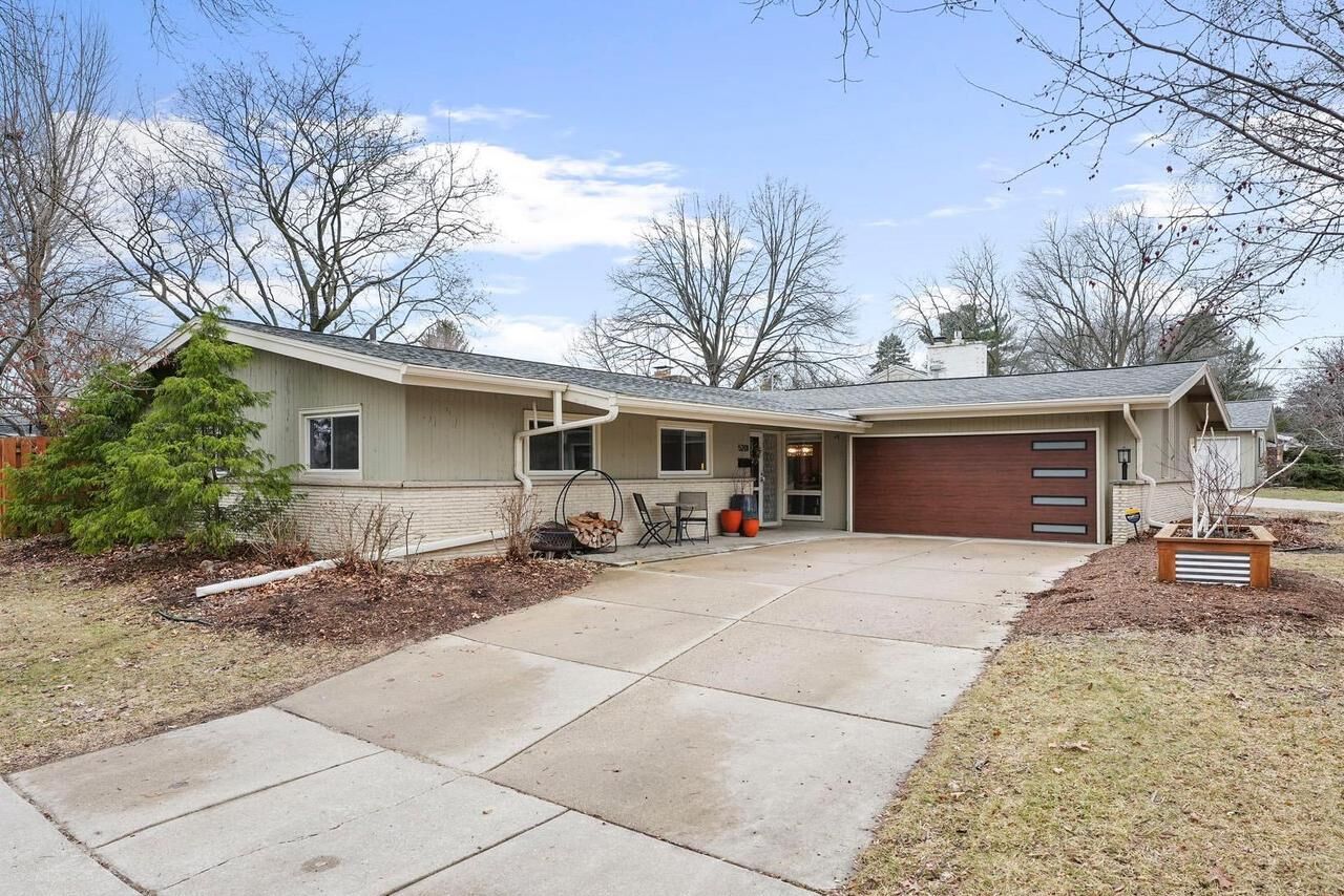 Property Photo: 5201 Fairway Drive WI 53711