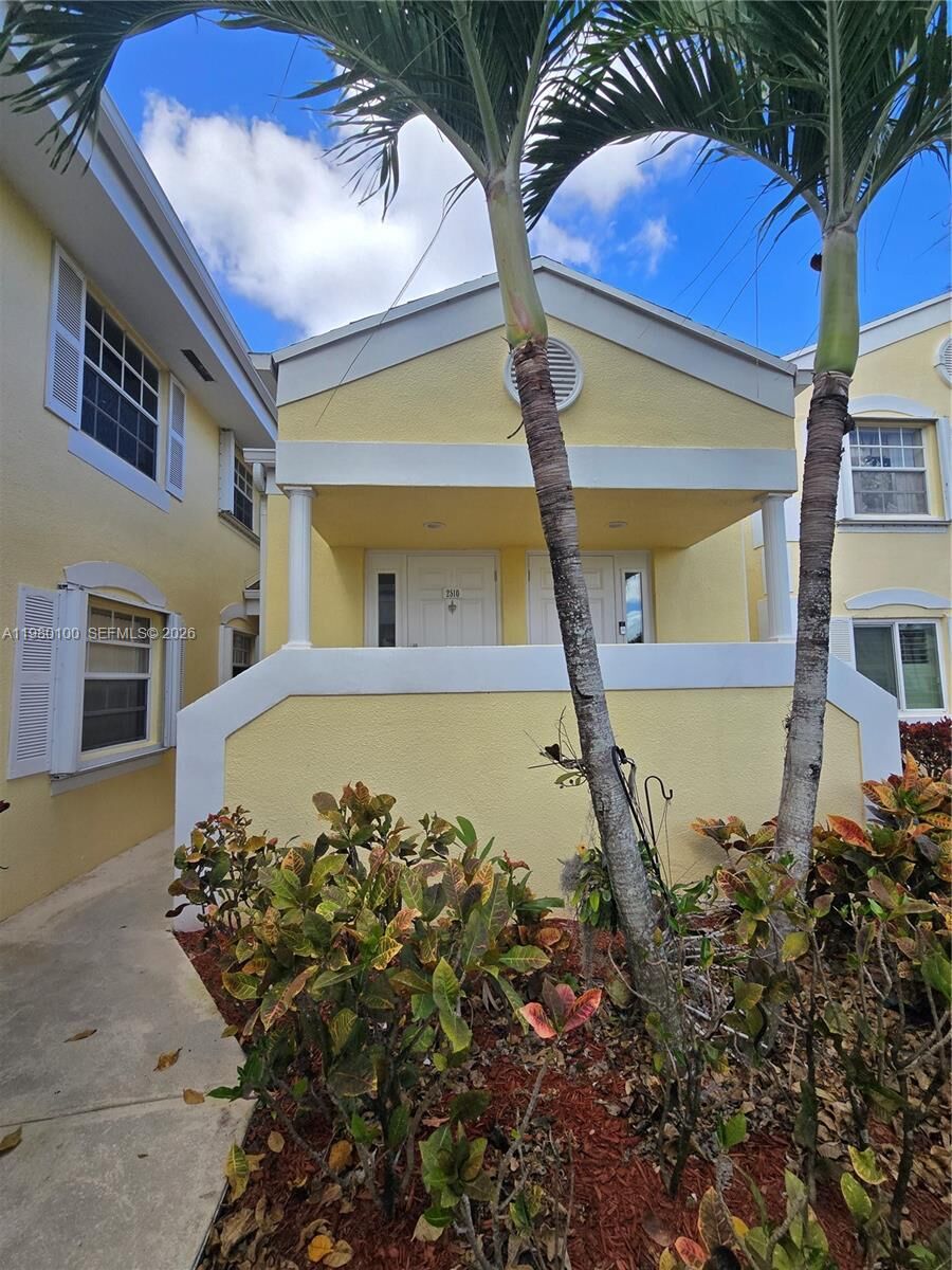 Property Photo: 2510 SE 19th Pl 205-A FL 33035