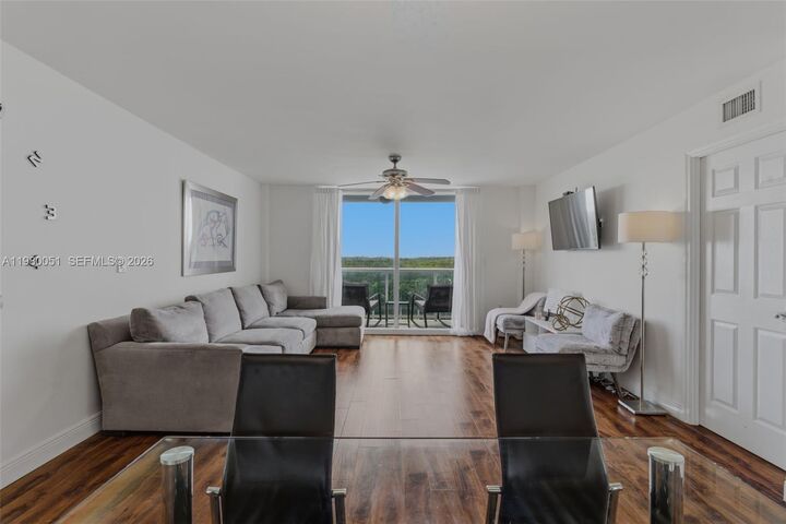 Property Photo: 2841 NE 163rd St 802 FL 33160