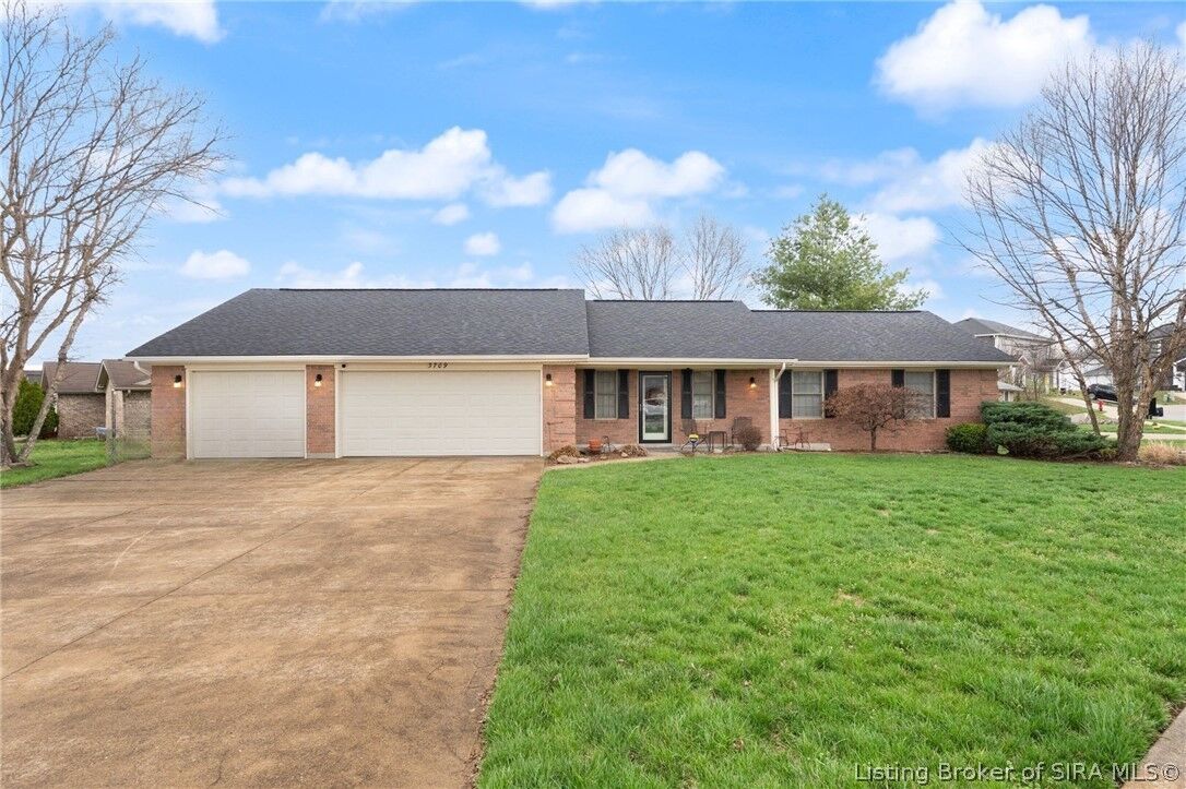 Property Photo: 3709 Bailey Drive IN 47130