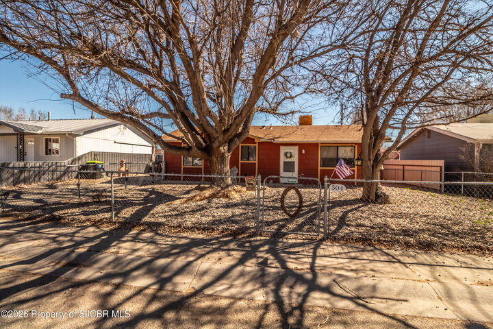Property Photo: 504 N 7th Street NM 87413