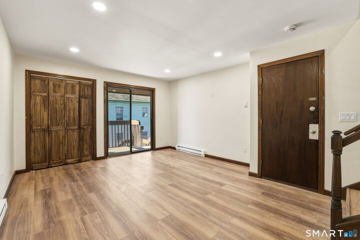 Property Photo:  275 Broad Street Apt 9  CT 06450 