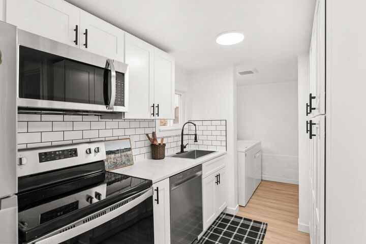 Property Photo:  617 S Farr Rd  WA 99206 