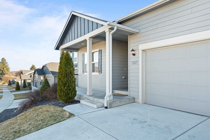 Property Photo:  1029 S Bannen Rd  WA 99037 