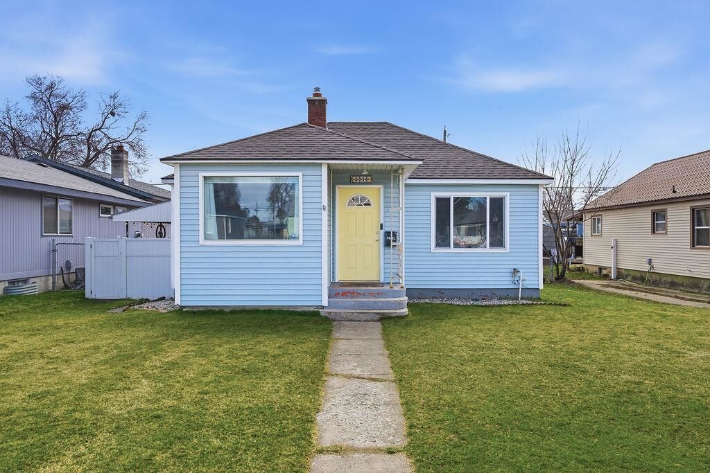 Property Photo:  2318 E Columbia Ave  WA 99208 