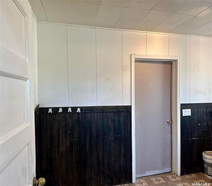 Property Photo:  202 1st Avenue NW  SK S0A 3B0 