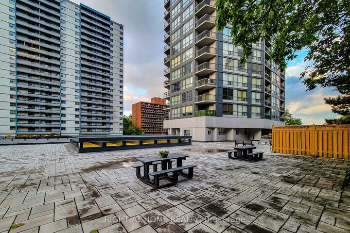 Property Photo: 150 Charlton Avenue E 601 ON L8N 3X3
