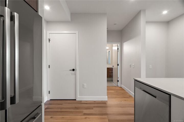 Property Photo: 2881 Leigh Rd #306 BC V9B 4G5