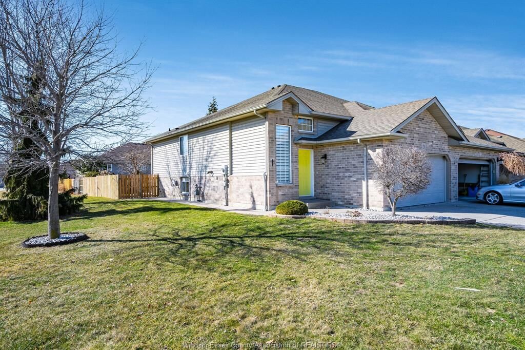 Property Photo:  20 Normandy Avenue  ON N9Y 4B4 