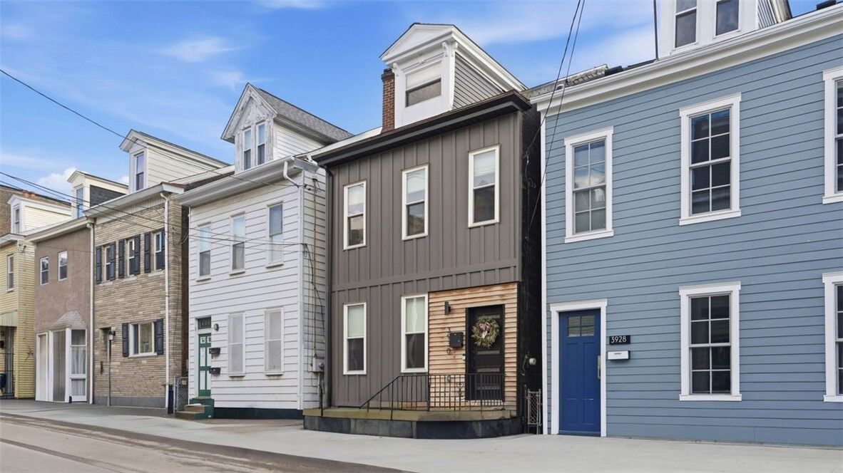 Property Photo:  3930 Howley St  PA 15224 