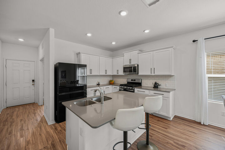 Property Photo:  432 Wolf Springs Road  TX 78628 