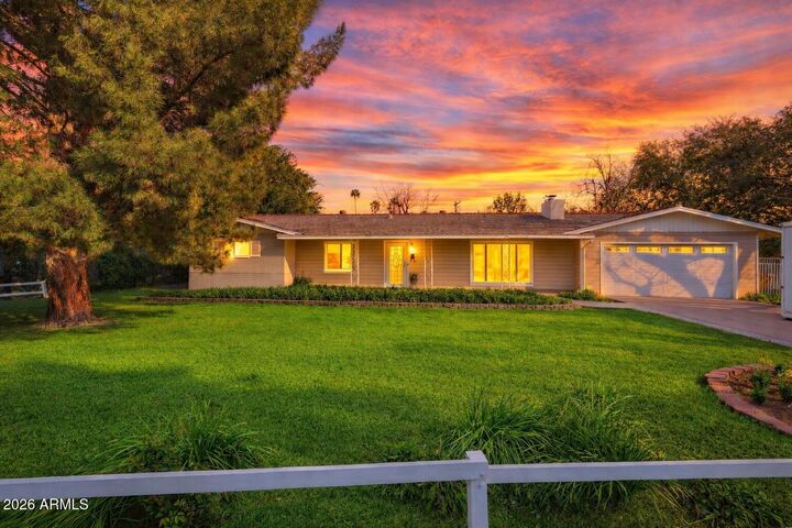 Property Photo: 5711 N 12th Avenue AZ 85013