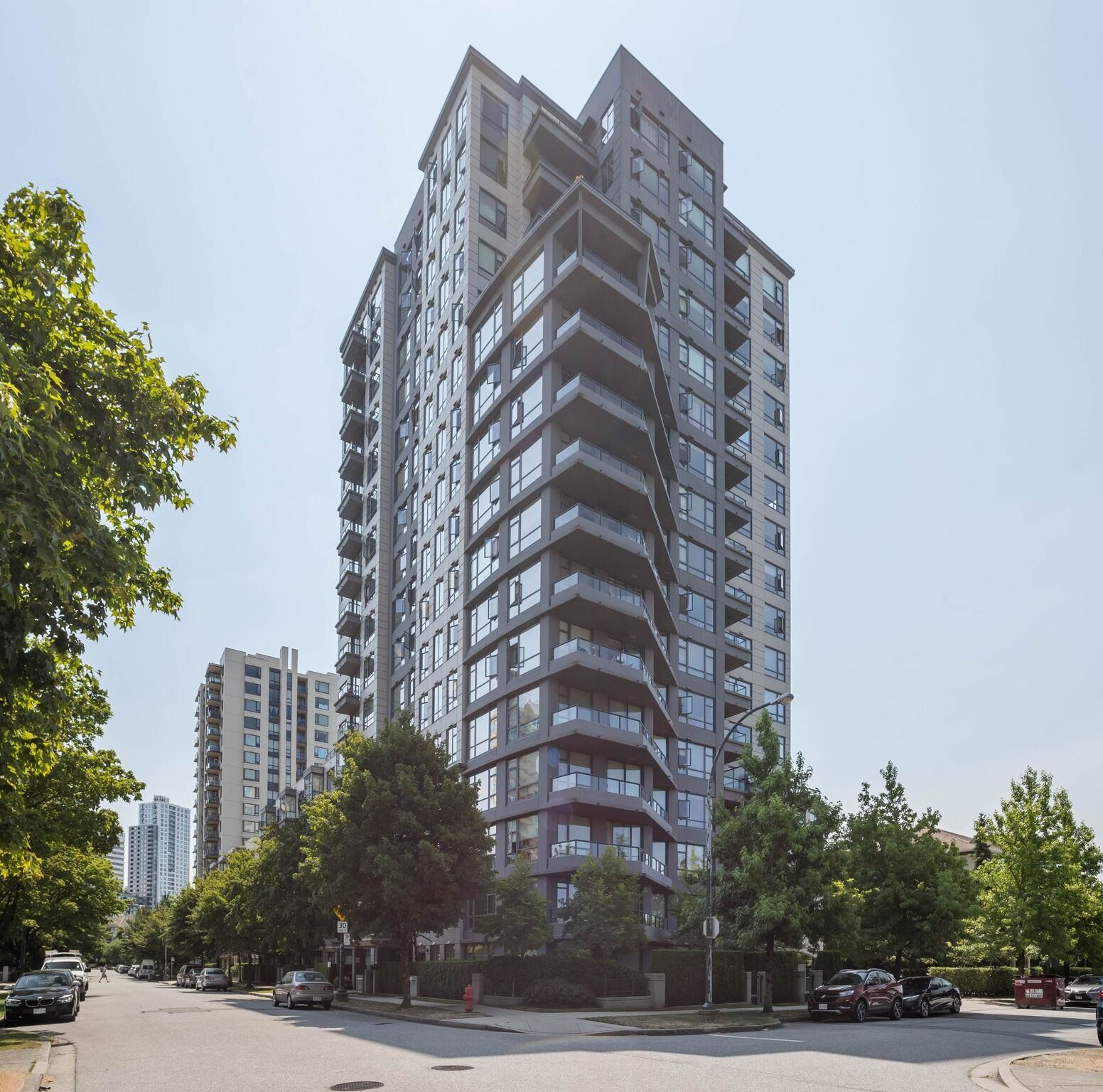 Property Photo: 3520 Crowley Drive 901 BC V5R 6G9