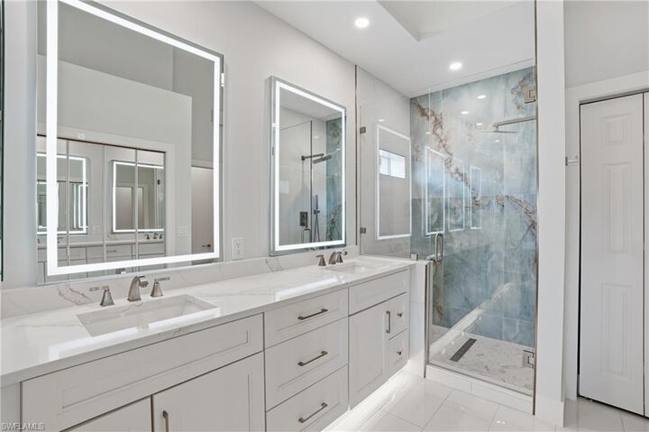 Property Photo:  2386 Magnolia Ave 7816  FL 34112 