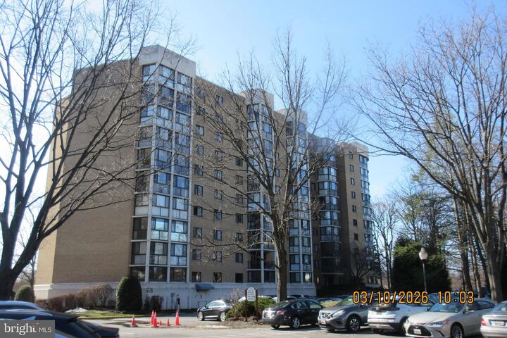 Property Photo:  15101 Interlachen Drive 1-806  MD 20906 