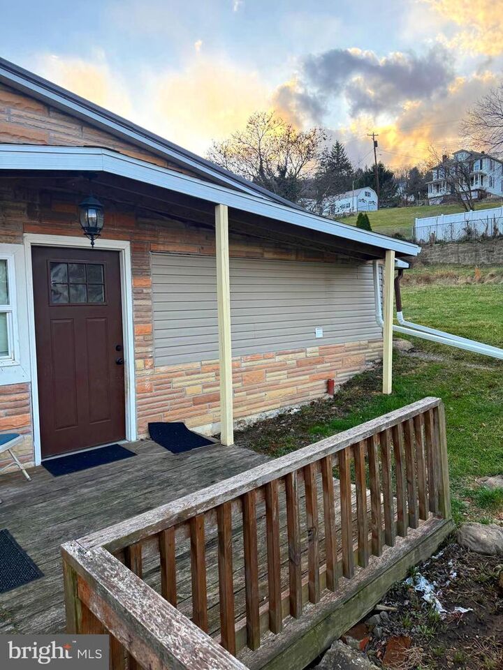 Property Photo: 207 Spruce Street MD 21562