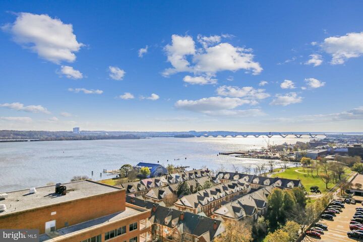 Property Photo:  925 N Fairfax Street 403  VA 22314 