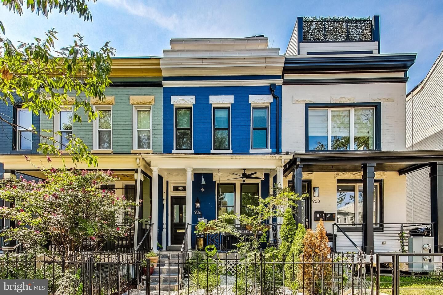 Property Photo:  906 8th Street NE  DC 20002 