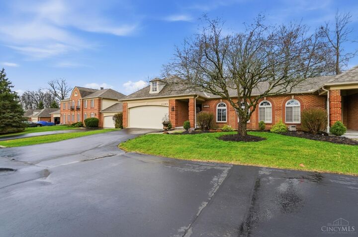 Property Photo: 11143 Jardin Place OH 45241
