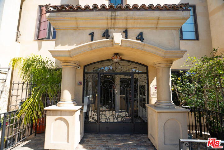 Property Photo:  1414 S Beverly Glen Blvd  CA 90024 