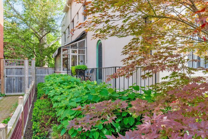 Property Photo: 878 Franklin Avenue OH 43205