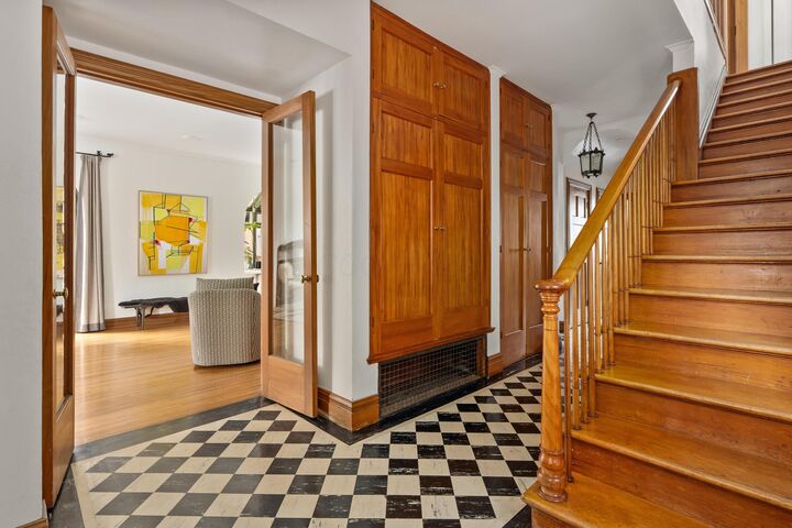 Property Photo:  878 Franklin Avenue  OH 43205 