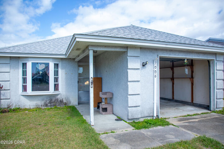 Property Photo: 7006 E Fox Court FL 32404