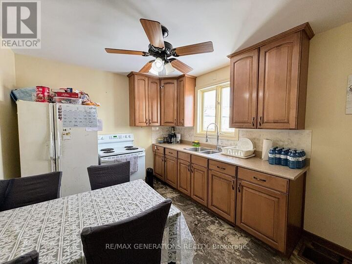 Property Photo: 16 Wenonah Drive ON P0T 2C0