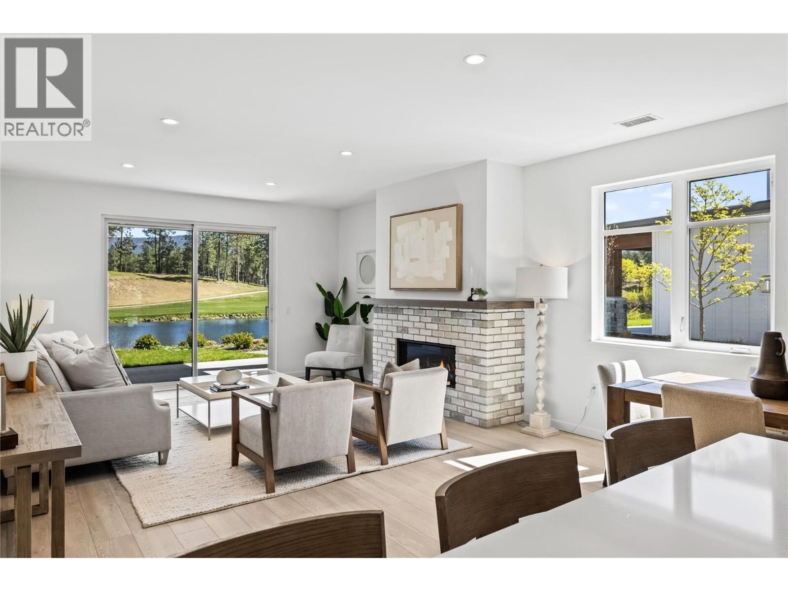 Photo de la propriété:  1979 Country Club Drive 12  BC V1X 0H6 