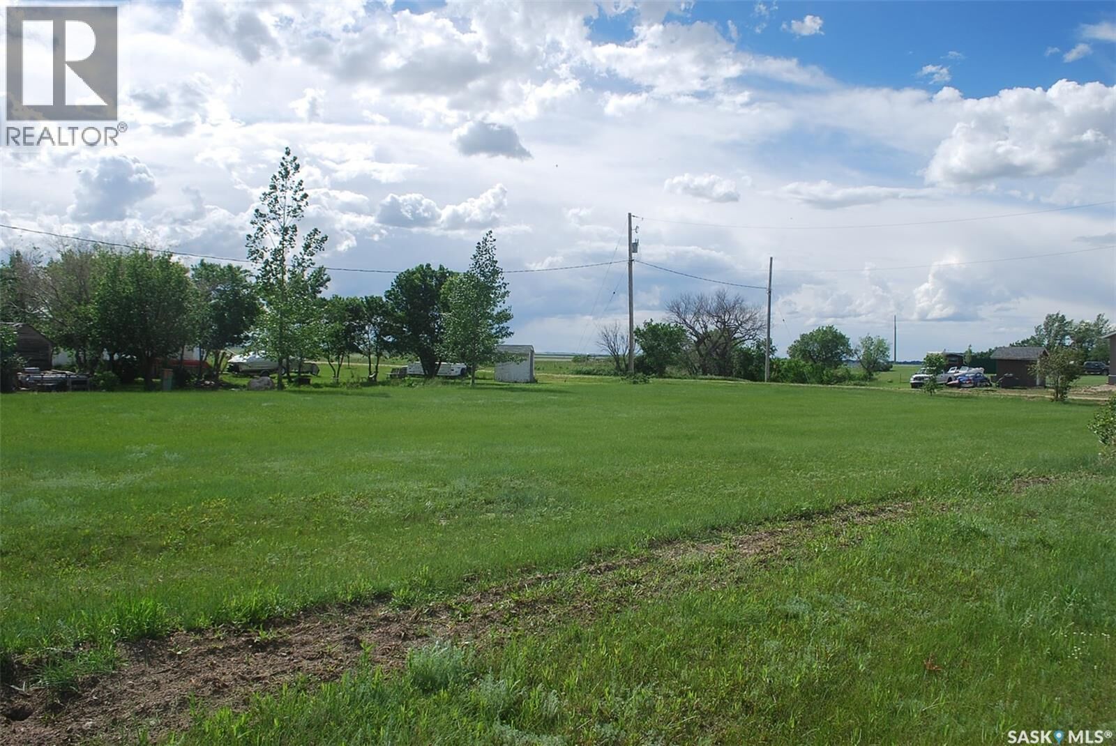 Property Photo:  2 Douglas Drive  SK S0G 4L0 