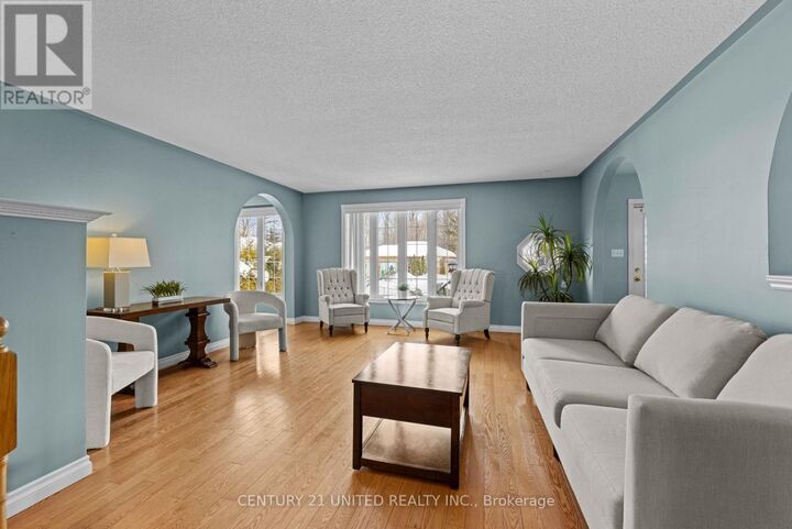 Photo de la propriété:  640 Brealey Drive  ON K9K 2M7 