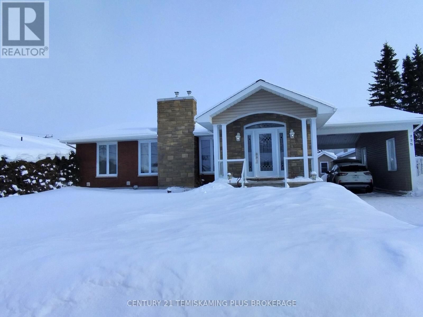 Photo de la propriété:  235 Mc Kelvie Street  ON P0J 1P0 