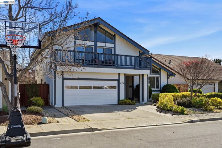 Property Photo:  330 Tampa Ct  CA 94404 