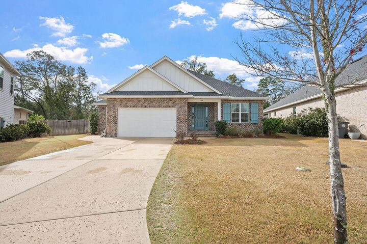 Property Photo: 124 Raiders Trail FL 32580