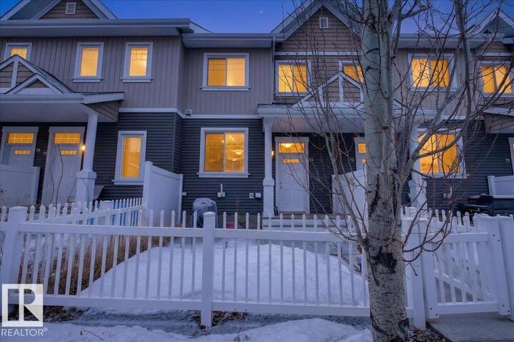 Photo de la propriété:  4050 Savaryn Drive SW 74  AB T6X 1R8 