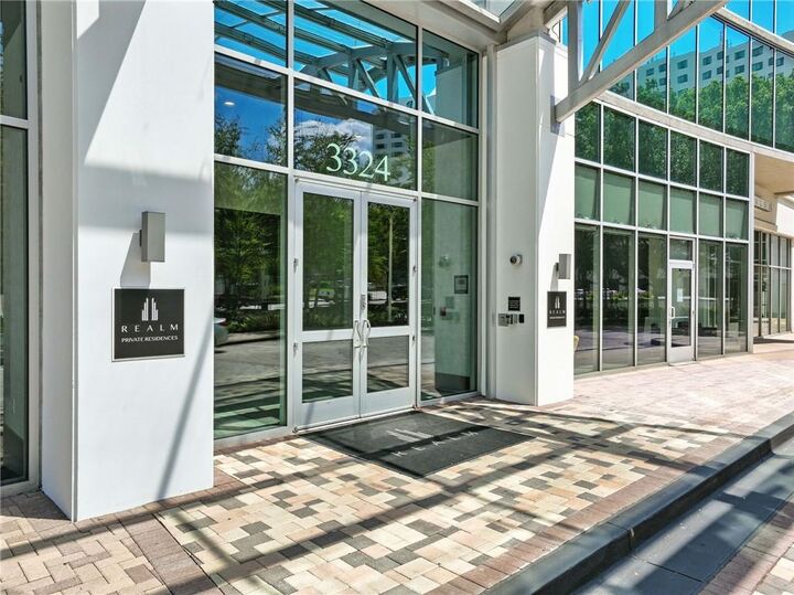 Property Photo:  3324 Peachtree Road 1712  GA 30326 
