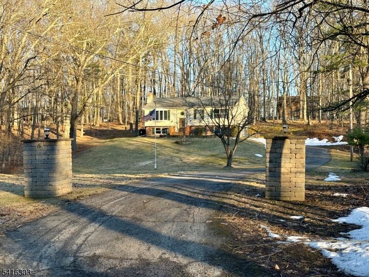 Property Photo:  5 Piney Rd  NJ 07827 