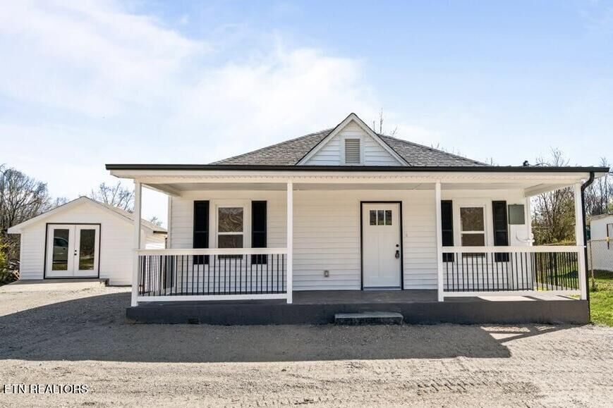 Property Photo: 904 Kingston Ave TN 37854