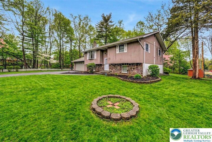 Property Photo: 107 Cindy Court PA 18301