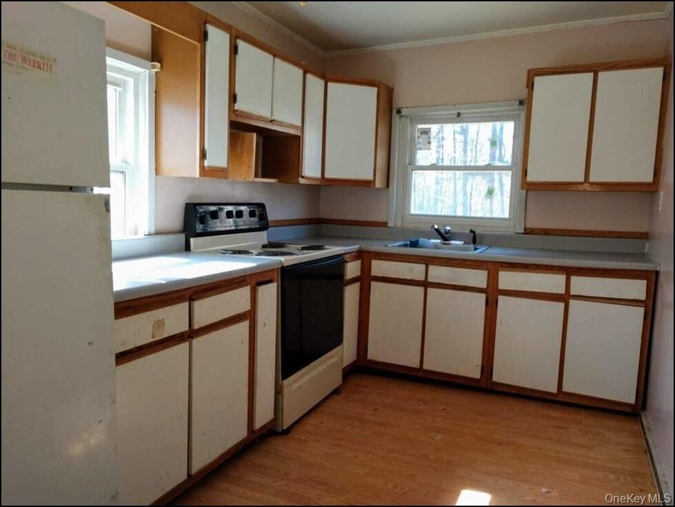 Property Photo:  200 Manchester Road Apt 3  NY 12603 