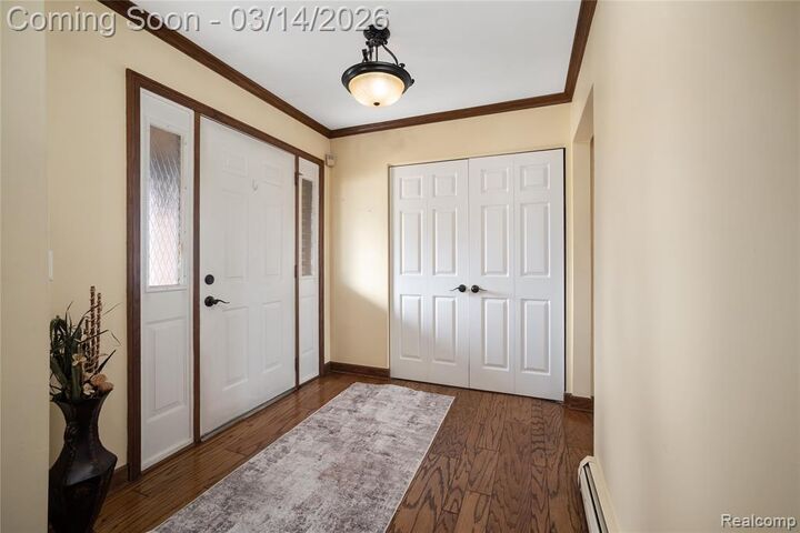 Property Photo: 14176 Hubbard Street MI 48154 4160